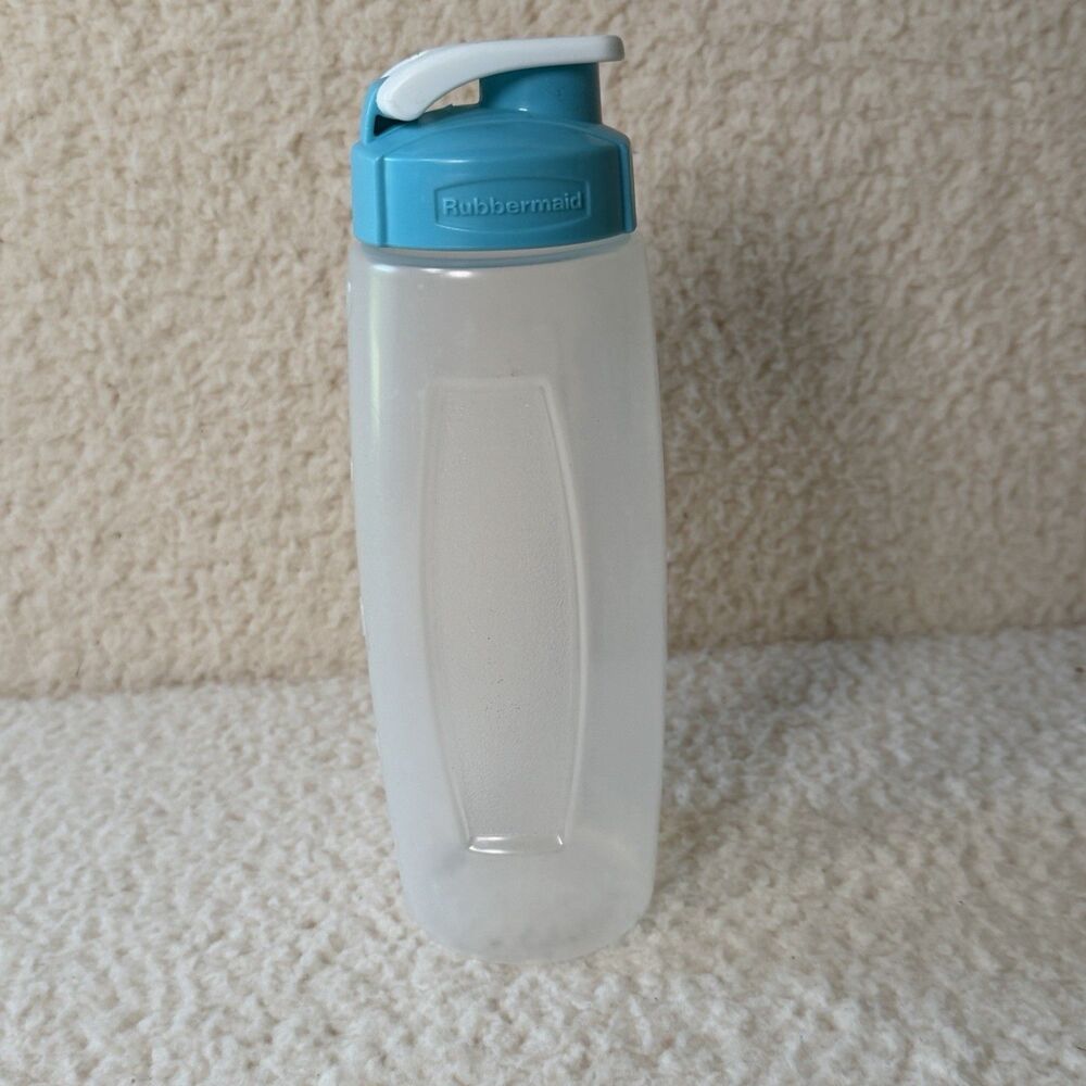 Light blue 32 oz Rubbermaid Flip Top Chug Water Bottle